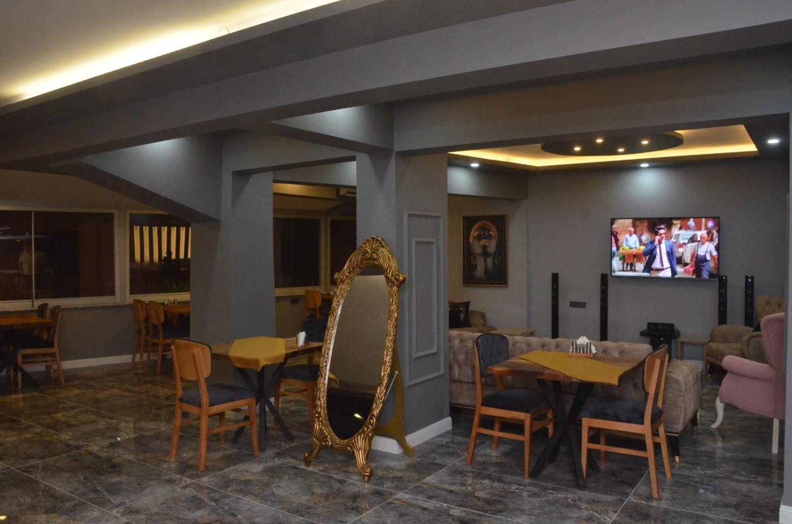 Grand Ayhan *